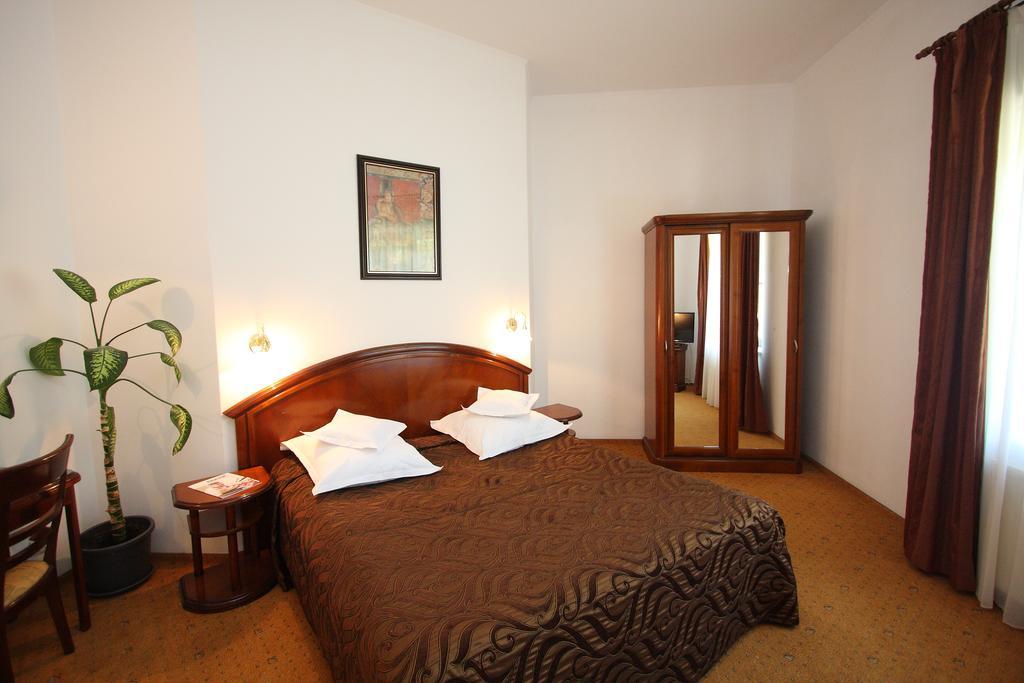 Hotel Ruia Poiana Brasov Buitenkant foto