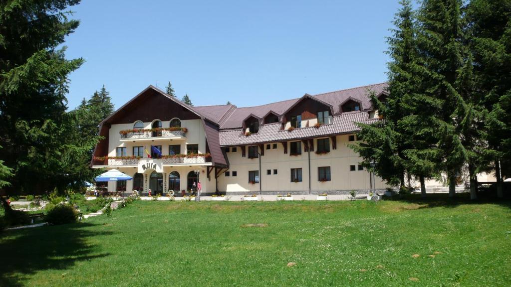 Hotel Ruia Poiana Brasov Buitenkant foto